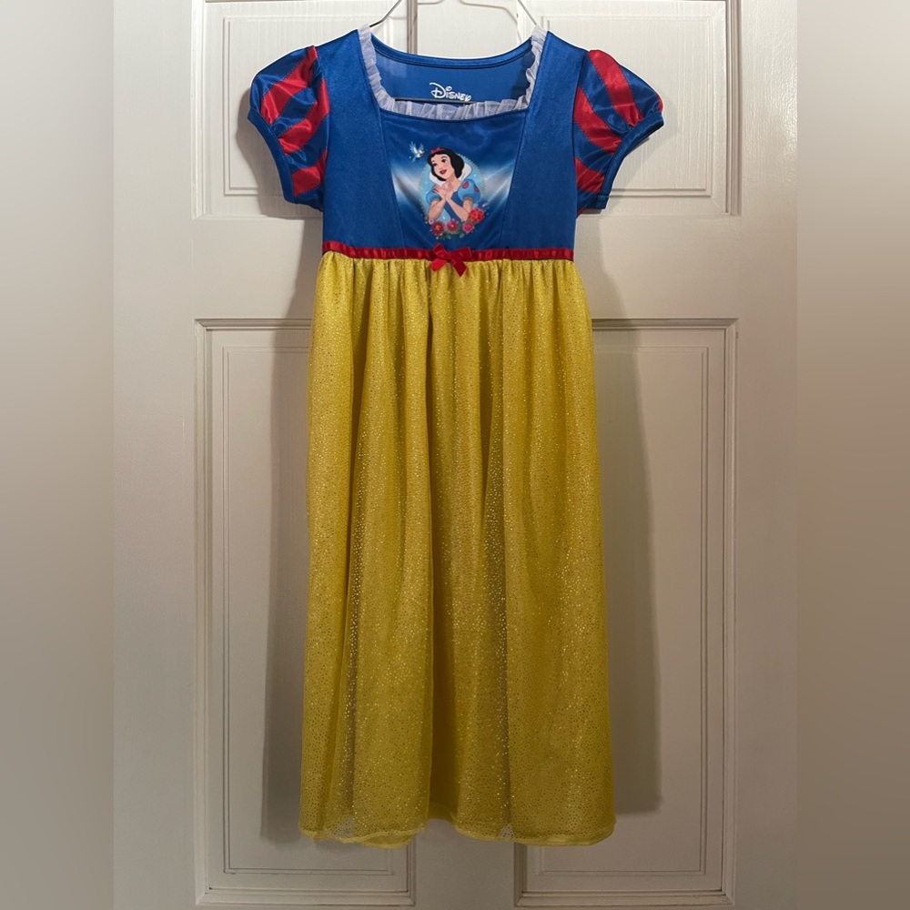 Disney snow white nightgown